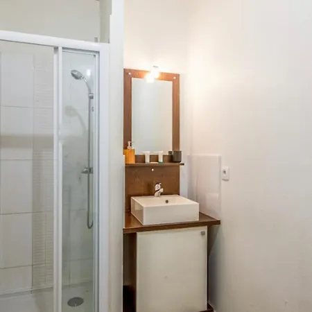 Apartment With Balcony In The Heart Of La Rochelle *